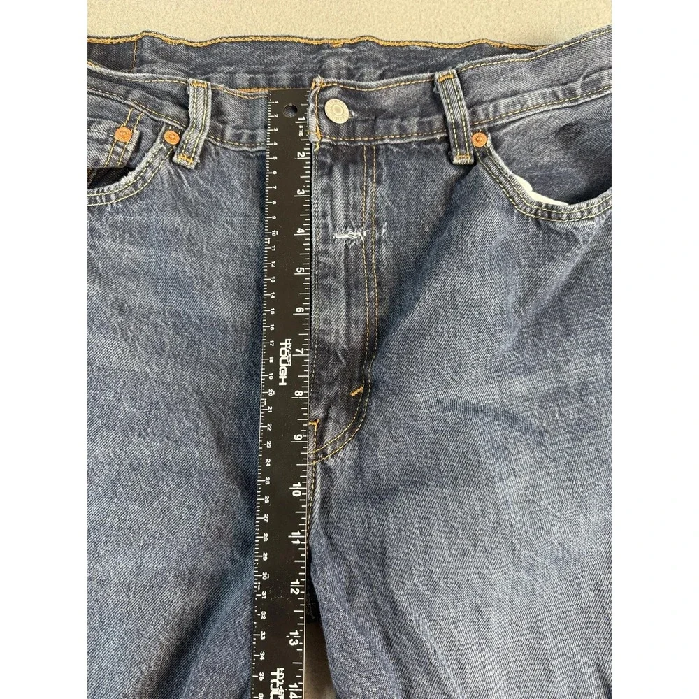 Levi's 565 Jeans Mens 38x32 Med Wash Blue Relaxed Straight Distressed Denim